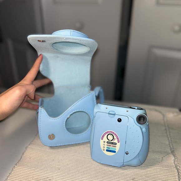 Fujifilm Instax Mini s7 Camera Blue With Case - Picture 4 of 5